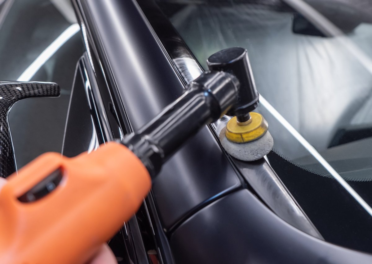 Professional car polishing
